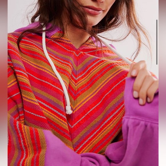 Free People Radness Poncho Sweatshirt Size M/L NWOT - Picture 2 of 3